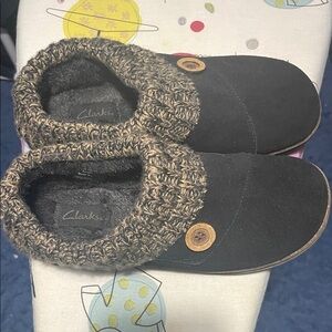 Clarks Black Slippers with Tan Knit Cuff